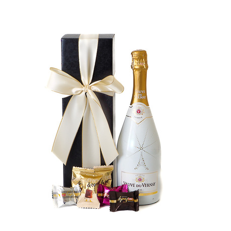 Bubbly in a Gift Box image 1